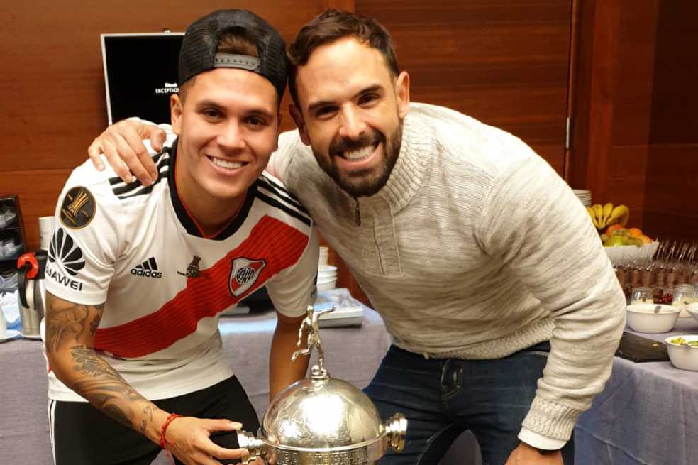 Juan Fernando Quintero junto a Norman Capuozzo (der.). / Archivo particular