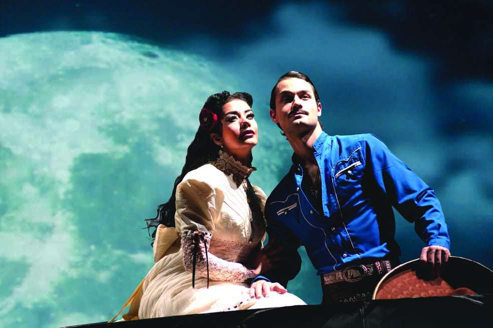 El montaje ‘Si nos dejan’ incorpora novedosas proyecciones que ayudan a contextualizar las historias musicales mexicanas. / Fotos: Cortesía Ocesa