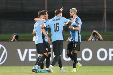 Colombia cayó contra Uruguay en un caótico y agónico partido en Montevideo