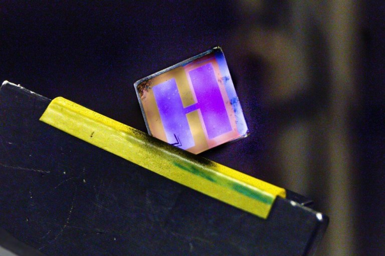 Celdas solares, del techo al interior de las casas