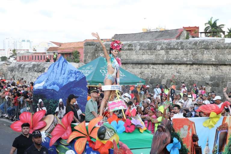 Las calles de Cartagena se vistieron de música, bailes, arte y mucho folclor, en el marco del desfile de las Fiestas de la Independencia 2022.