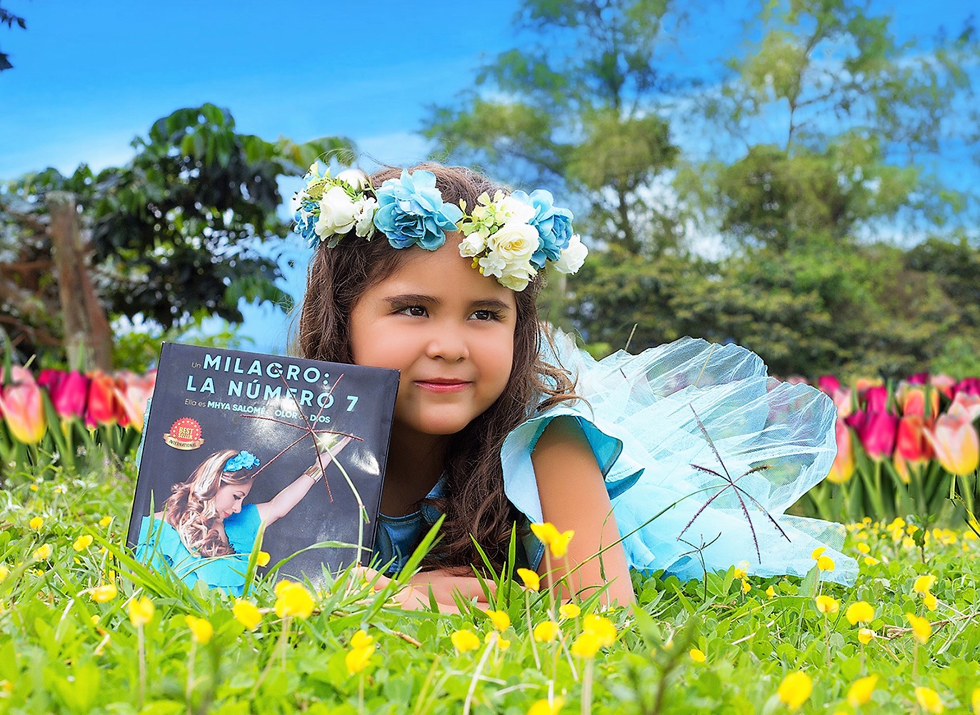 Mhya Salomé inspiró a Angel White a escribir el libro "Un milagro: la número 7".
