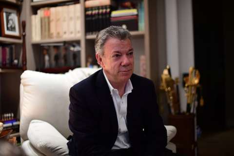 Juan Manuel Santos se reunió con sus exministros en Bogotá