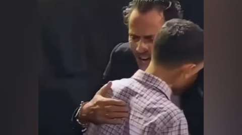 Video: el noble gesto de Marc Anthony con un niño ciego durante un concierto