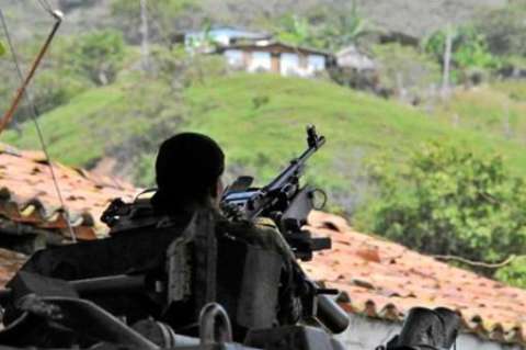Farc critican duramente colaboración militar entre Colombia y EE.UU.