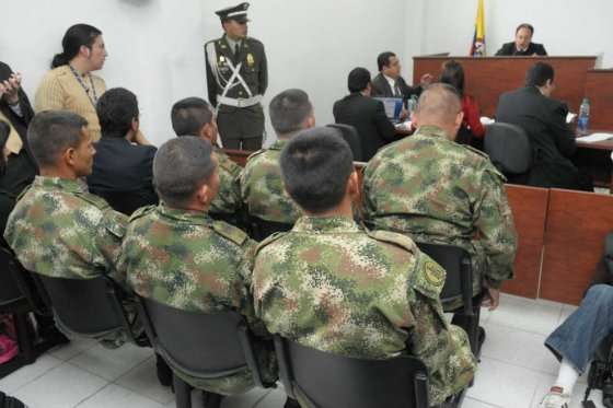 Los falsos positivos siguen siendo un tema pendiente en Colombia. / Archivo - El Espectador