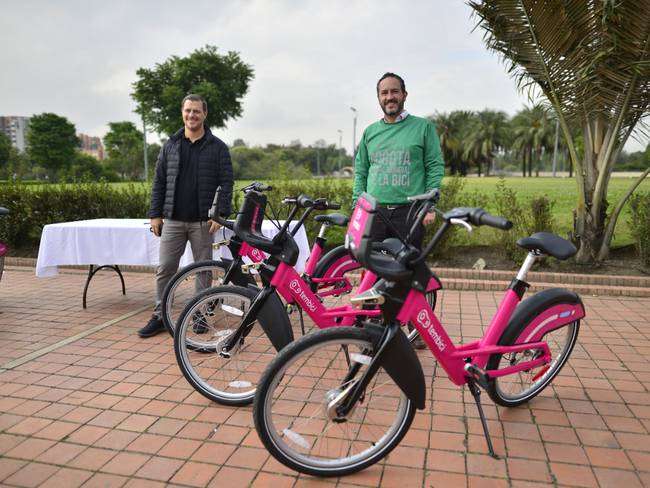 Firma de contrato para el Sistema Compartido de Bicicletas en Bogotá
