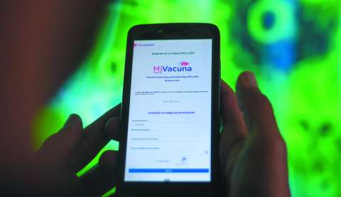 ¿Perdió su carnet de vacunación COVID-19? Así puede descargar el certificado
