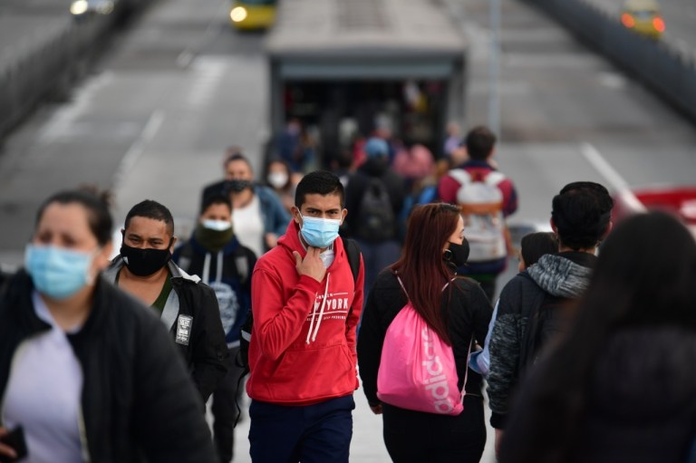Este lunes Transmilenio funcionaba como si se tratara de un día festivo debido a la cuarentena obligatoria en la ciudad. Por esa razón el sistema operaba con menos buses de los que utiliza en un día normal.