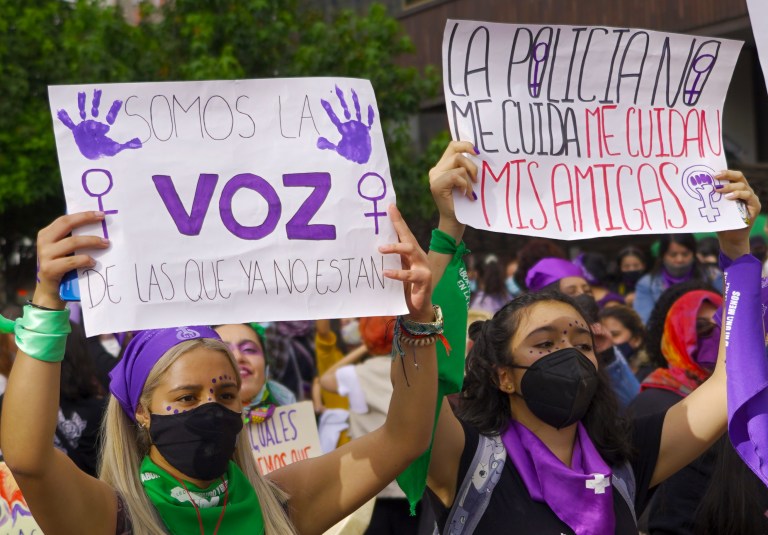 Los carteles también fueron protagonistas en la marcha del 8M