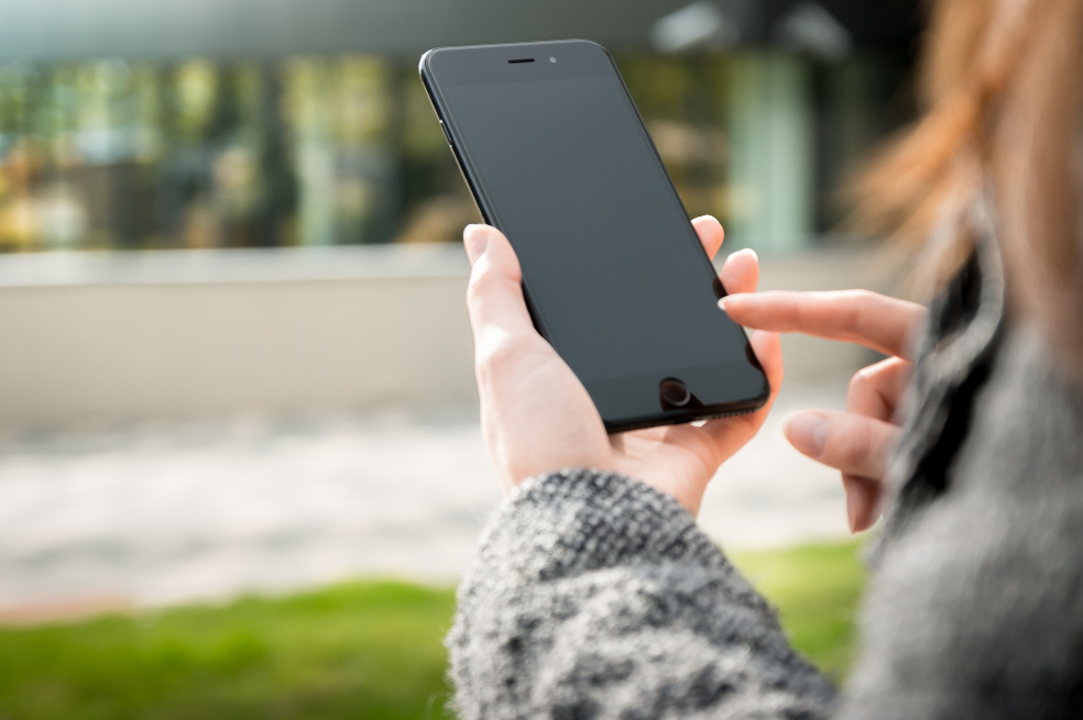 ¿Dejas tu celular en silencio todo el tiempo? Estudio revela por qué lo haces