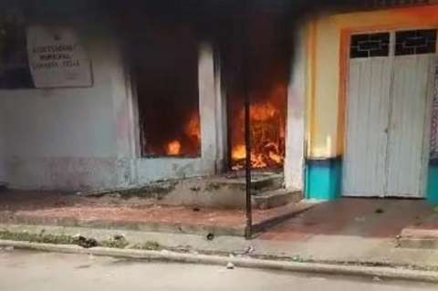 Autoridades confirman fallecimiento de mujer en incendio de Registraduría en Gamarra