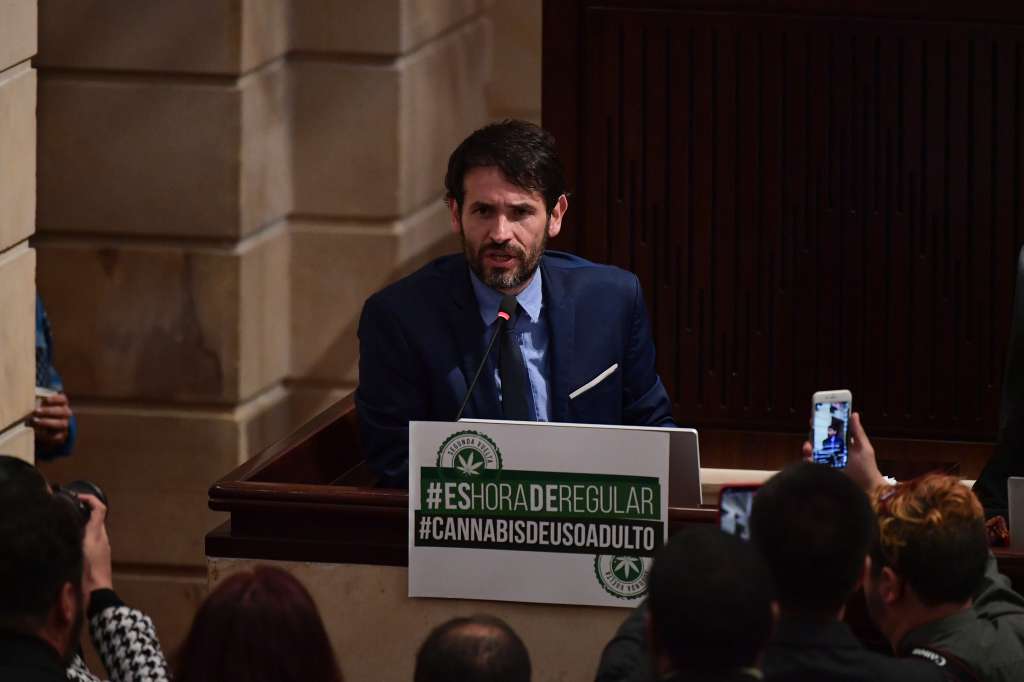 Durante la aprobación en sexto debate de Cámara de Representantes, sobre el consumo de cannabis de uso adulto en Colombia.