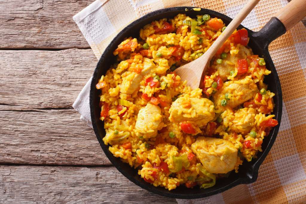 Arroz amarillo con pollo