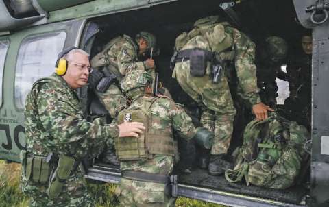 Congreso aprobó la mesada 14 para los uniformados de la Fuerza Pública