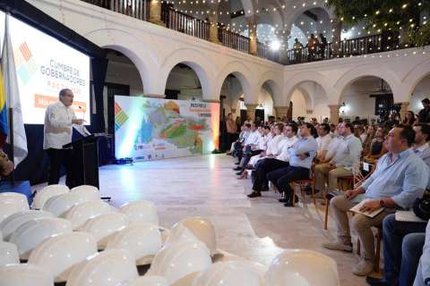 Gobernadores firman pacto de transparencia e integridad para lucha anticorrupción