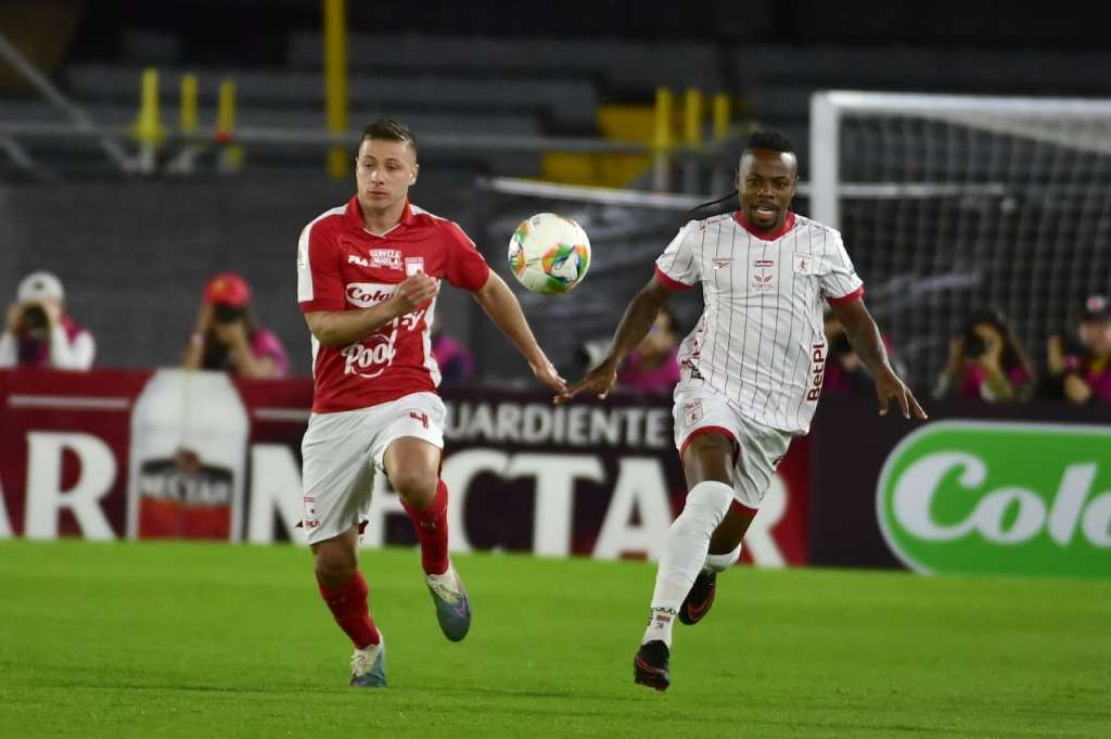 América y Santa Fe se enfrentan en El Campín.