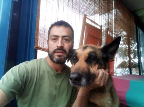Famoso actor denuncia que fue ‘escopolaminado’ en Bogotá y se llevaron su perro: “Ayúdenme”