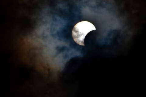 Imágenes del eclipse híbrido desde diferentes lugares alrededor del mundo