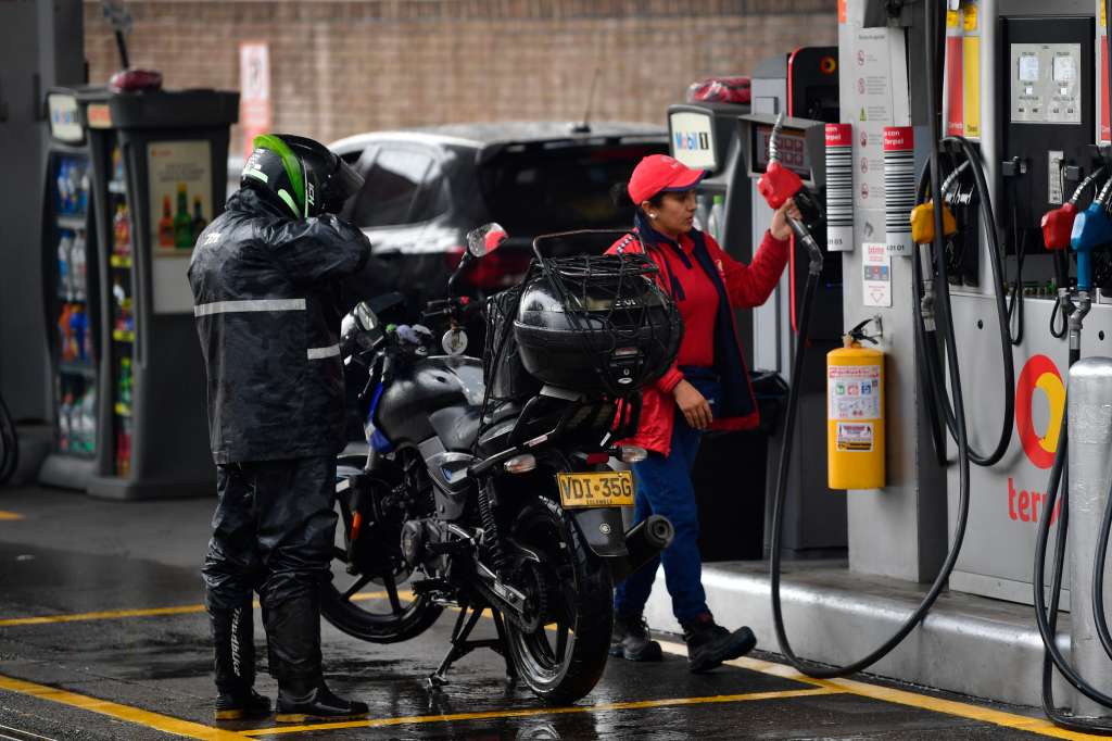 Estaciones de servicio o abastecimiento de combustible en Bogotá