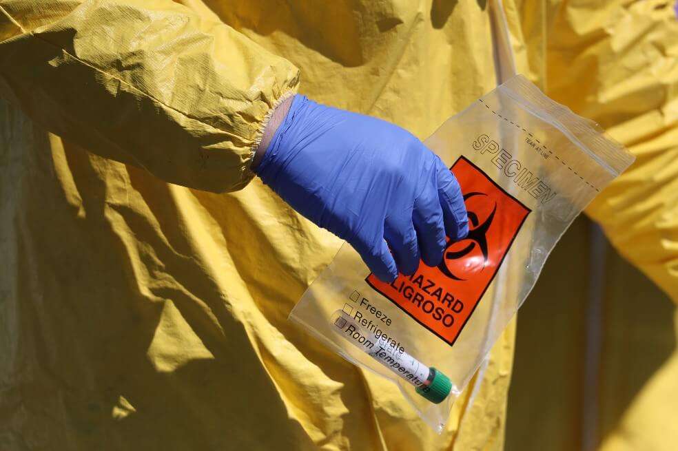 Los investigadores estadounidenses quieren luego probar su método en pacientes hospitalizados y como tratamiento preventivo en entornos vulnerables, como las residencias de ancianos. / AFP