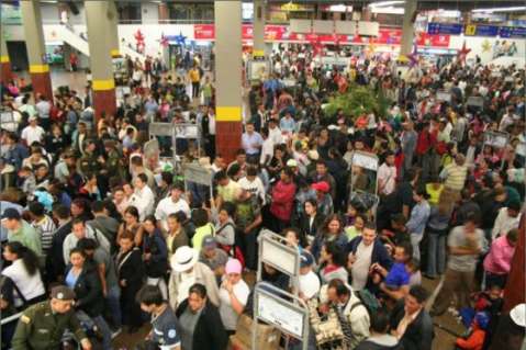 Rescatan a bebé raptado en terminal de transporte de Bogotá