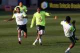 Brasil trabajó en posesión de balón y juego aéreo para el partido contra Paraguay