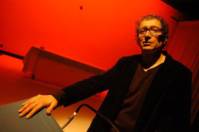 Fabio Rubiano, director del Teatro Petra, afirma que “Santiago García se inventó la creación colectiva y nosotros somos hijos de ellos”. / Cortesía