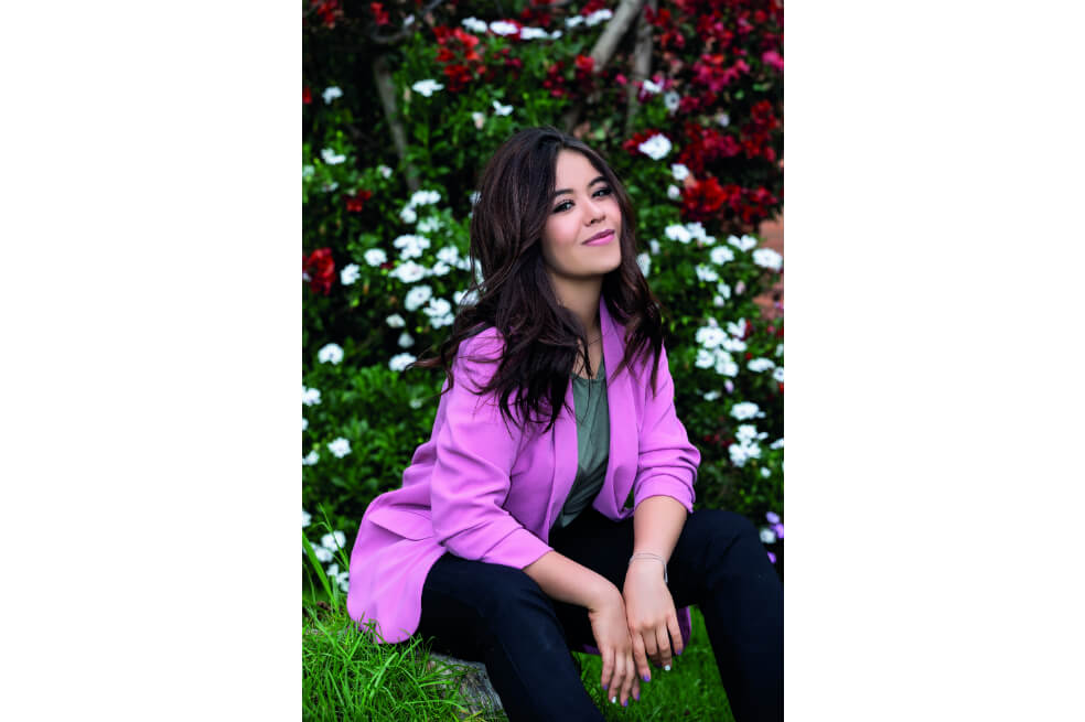 Juliana Velásquez acaba de lanzar su canción "Bajo tu propio riesgo". / Revista Vea