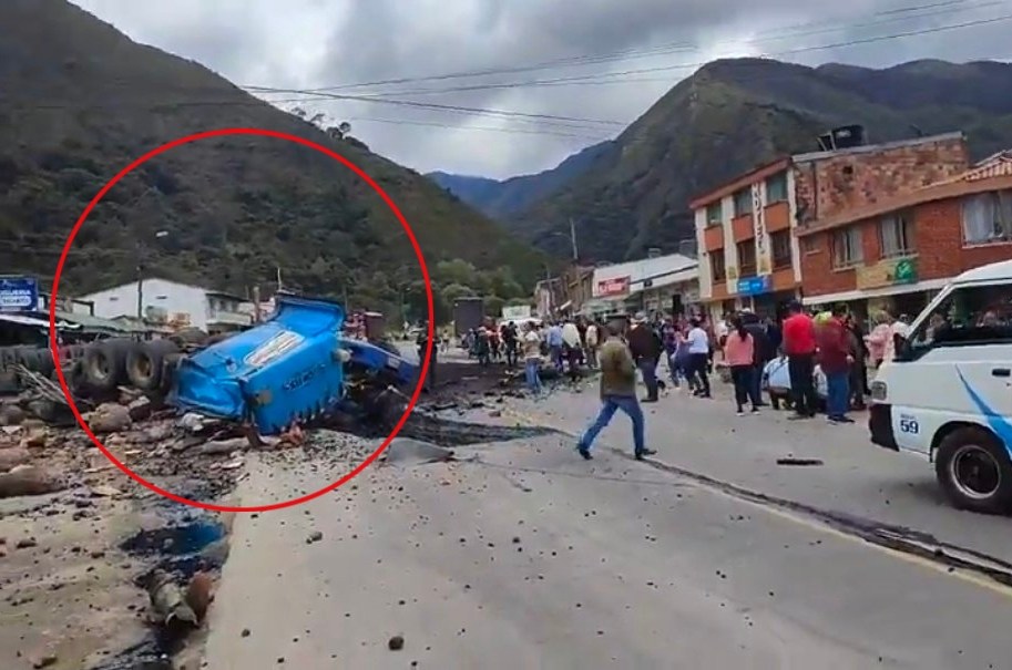 Video: cuatro heridos dejó choque de tractomulas en Arcabuco, Boyacá