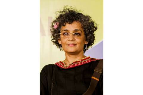 Entre los nominados al Man Booker: Arundhati Roy y Paul Auster