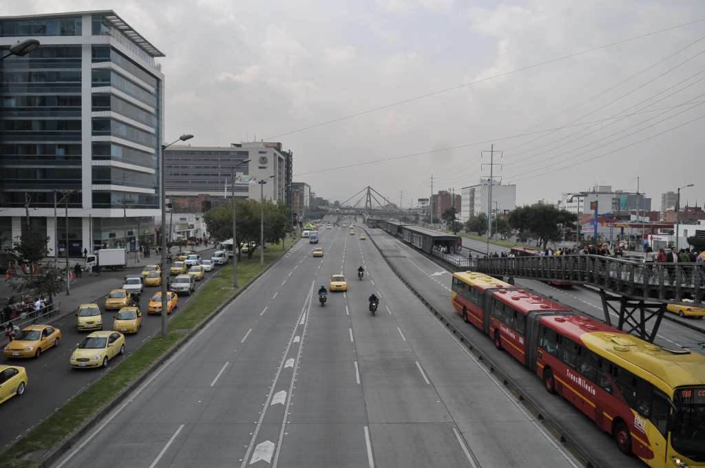 Varios aspectos de las calles de la capital durante el día sin carro