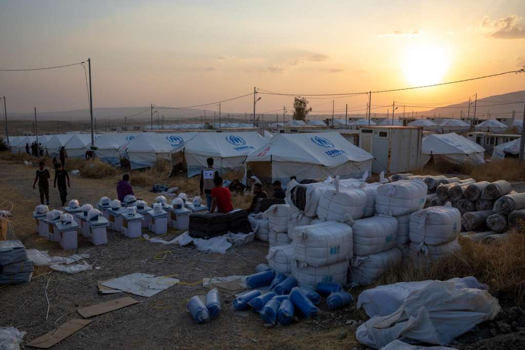 ACNUR proporciona ayuda a los refugiados que huyen de sus países.