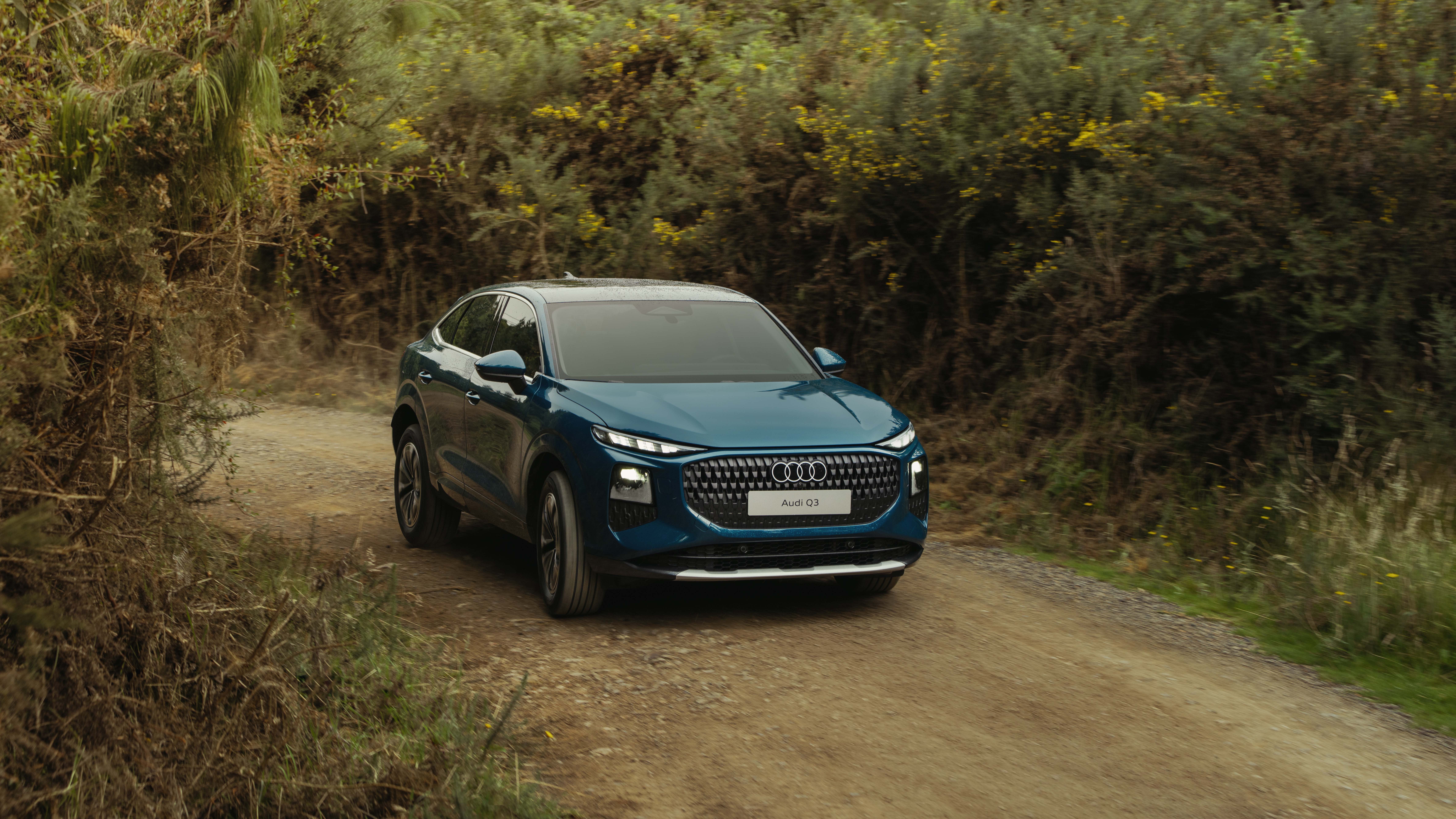 La tercera generación de Audi Q3 Mild Hybrid estrena parrilla y firma lumínica.