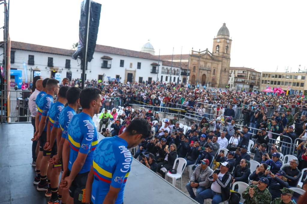 La selección de Colombia de ciclismo durante la presentación de los equipos del Tour Colombia 2024