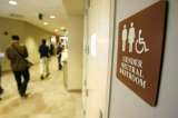 Nueva York aprueba norma contra la discriminación de transexuales en baños