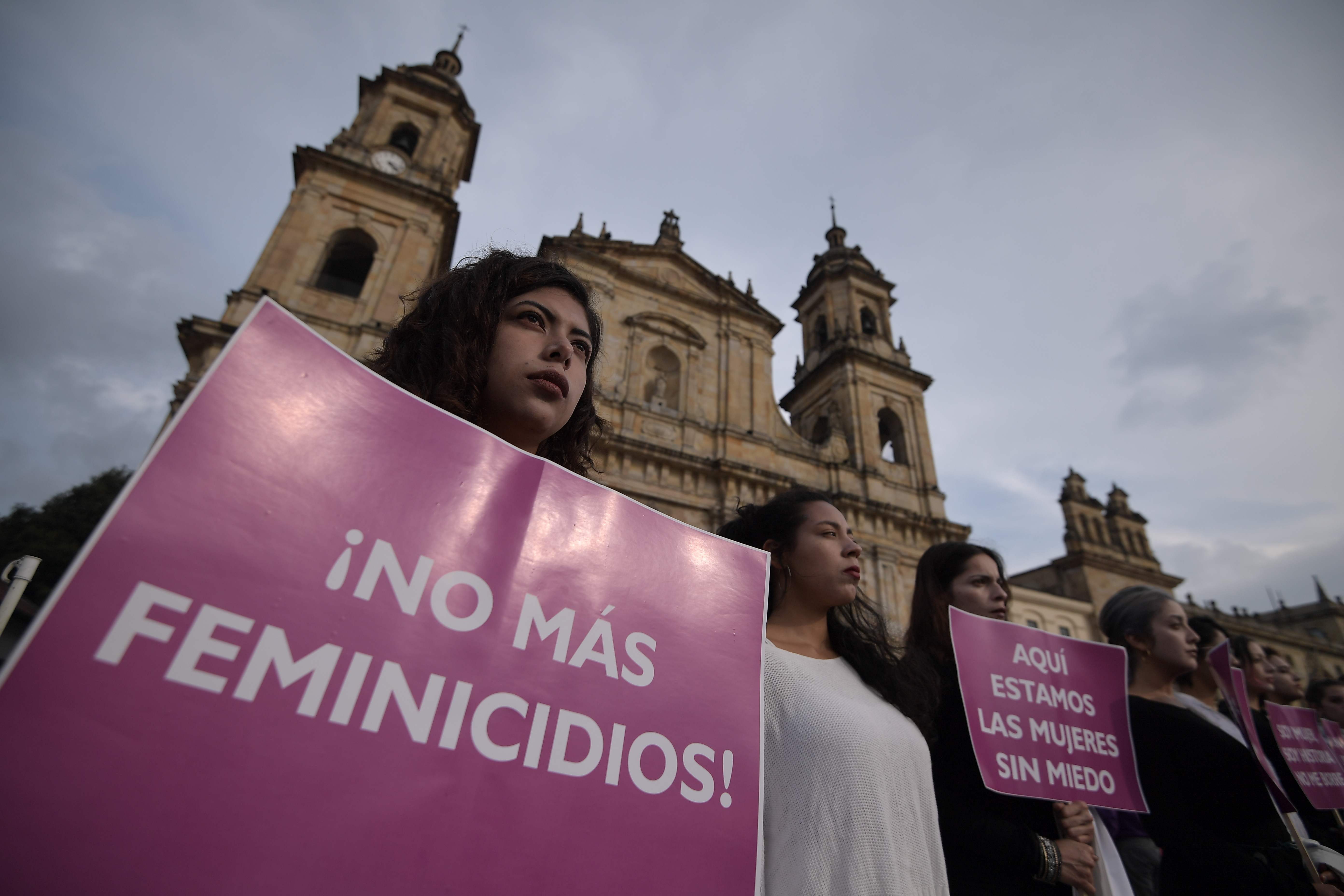 Plantón por los  líderes Sociales Asesinados, desaparecidos y en apoyo a las mujeres.