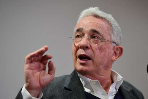 Los trinos de Uribe sobre caso en su contra: se refirió a exesposa de testigo clave
