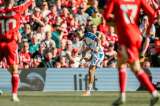 Daniel Muñoz causa indignación en Inglaterra: hizo polémico gol con el arquero lesionado