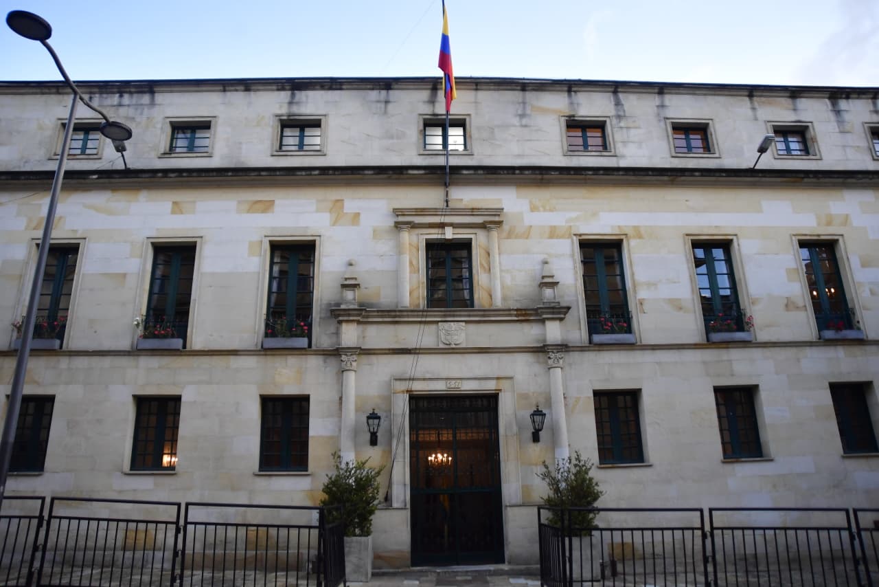 El presidente electo Abelardo de la Espriella anunció que despachará desde el Palacio de San Carlos.
La Casa de Nariño pasaría a ser un museo.