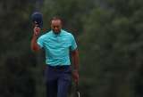 Masters de Augusta: Tiger Woods resiste y Scottie Scheffler es nuevo líder