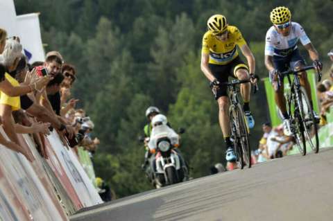 Froome se ríe de las palabras de Unzue sobre sus duelos con Nairo Quintana