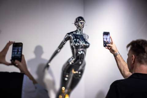 La feria Art Basel congregó a más de 75.000 personas en Miami Beach