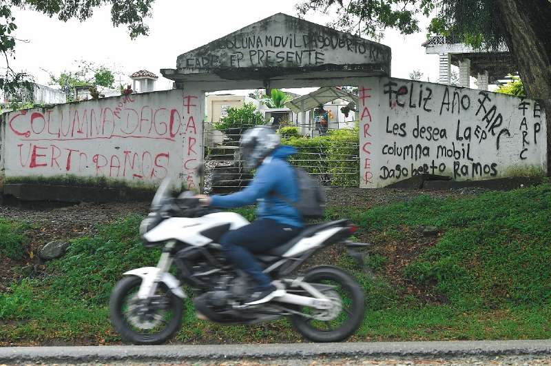 Carteles, avisos y Graffitis de las FARC EP
