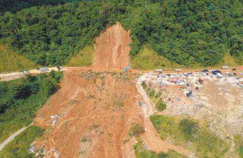Dos contratistas de la vía entre Medellín y Quibdó se declararon en insolvencia