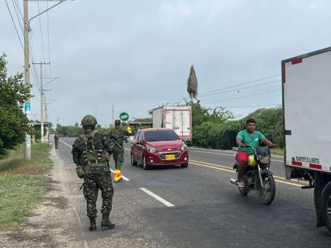 Autoridades de Magdalena exigen ayuda urgente para levantar bloqueo en la Troncal del Caribe