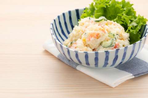 Ensalada de papa cremosita para llevar a la mesa