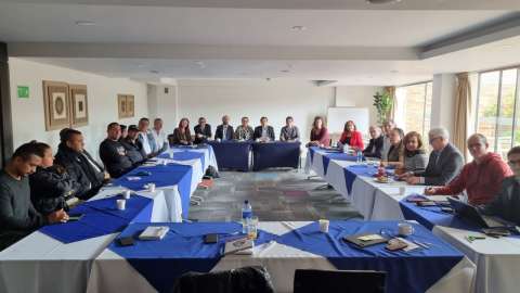 Tras polémica con carros de UNP, mesa entre Gobierno y disidencia EMC continúa