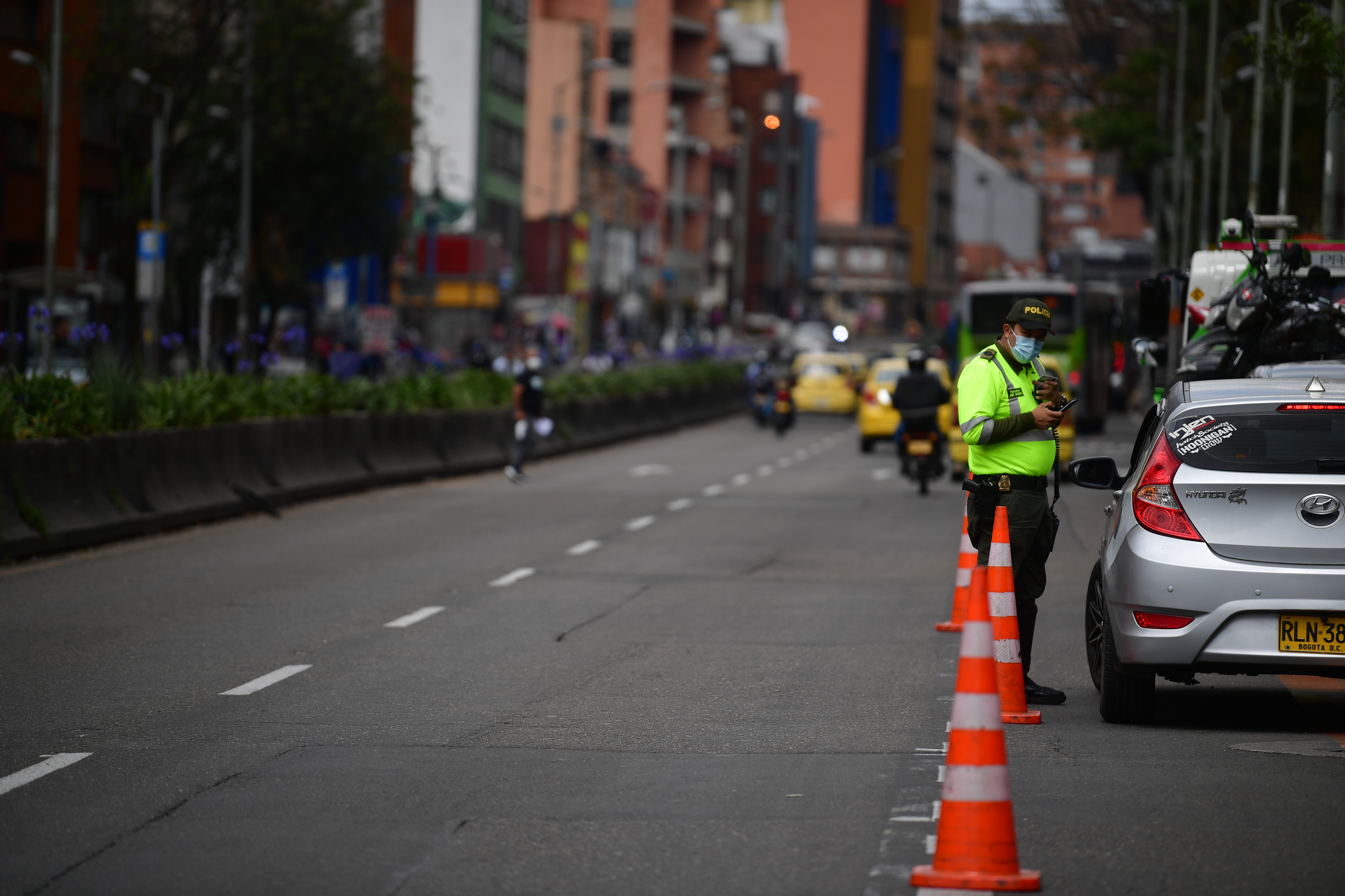 Cambio en el sistema del Pico y Placa en Bogotá. ahora es por días pares e impares desde las 6:00 a.m. hasta las 9:00 p.m. de cada día hábil.