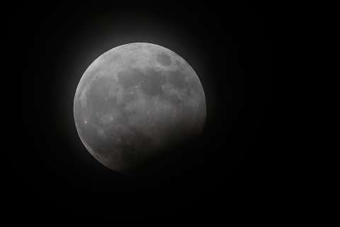China finaliza detalles de la nave que quiere llegar al lado oscuro de la Luna